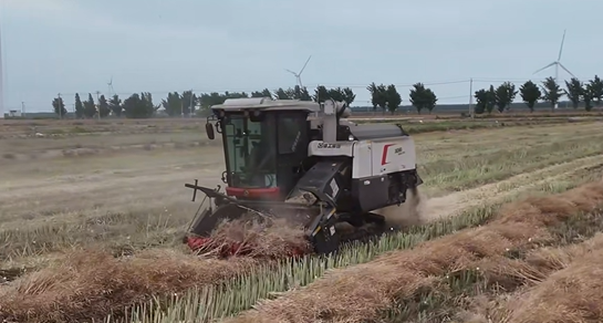 XR720 履帶式谷物聯合收割機，豐收季舒適又省心