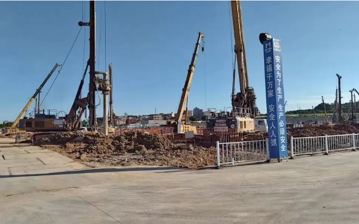粘土 + 花崗巖地層 “攔路虎”？徐工 XR320E 旋挖鉆機(jī)高效破解助廈門軌交